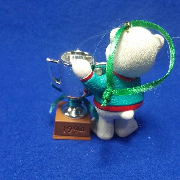 Hallmark Keepsake 1994 World's Greatest Dad Ornament Polar Bear Pre-Owned In Box - Picture 6 of 10